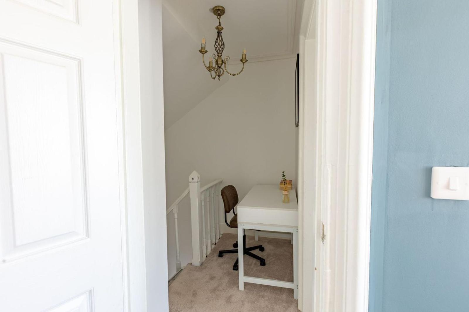 Spacious 3 Bedroom Home In Glasgow - Free Parking Exterior photo